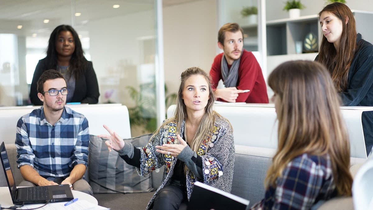 De Essentiële Gids voor Freelancers in 2025: Helemaal bij met https://allesoverfreelancen.nl/!