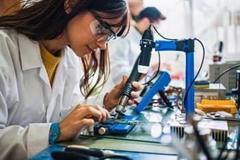 Degree Apprenticeships: A Debt-Free Way to Get Qualified
