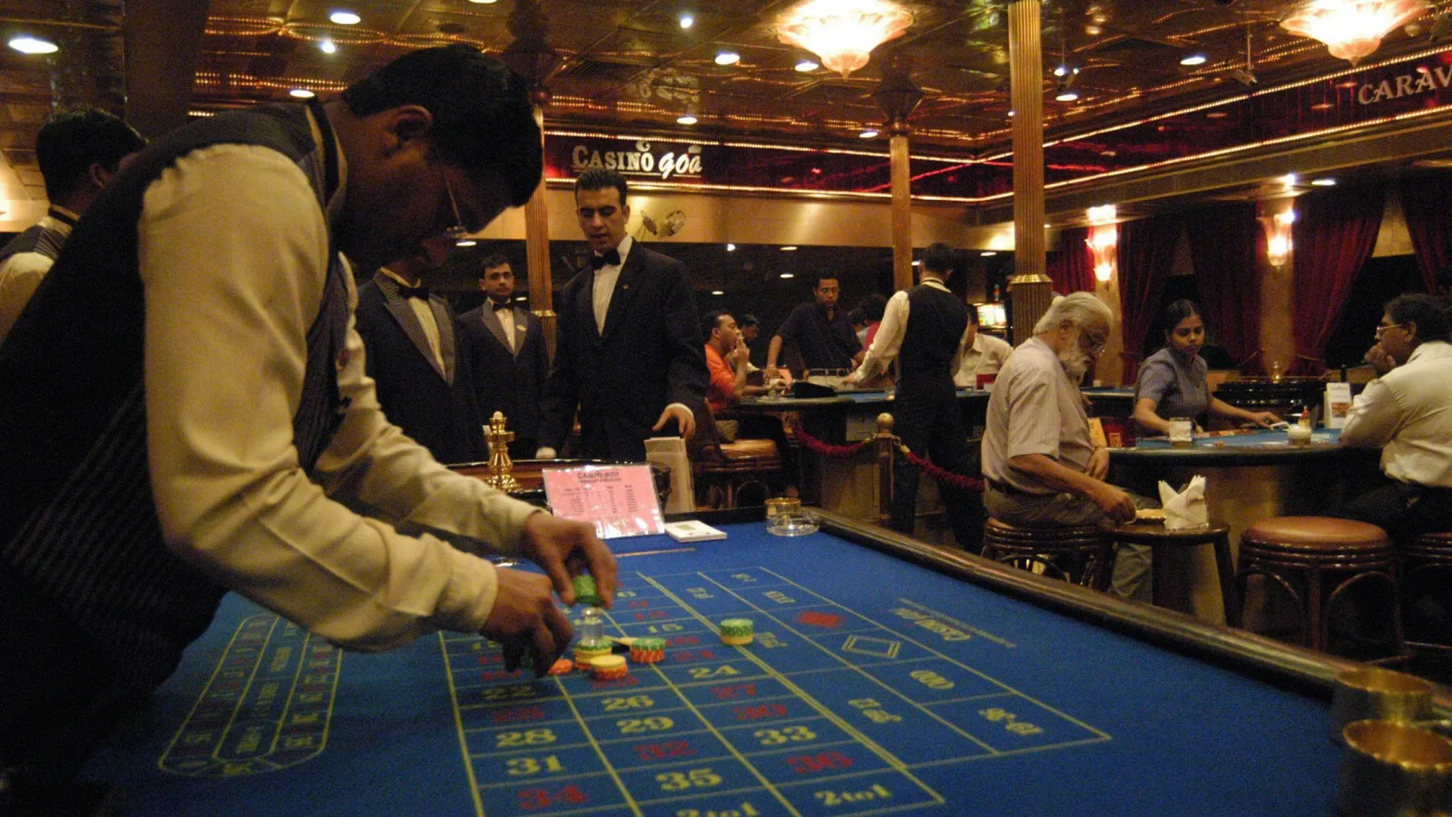 Nikmati Pengalaman Aman Bermain Togel Bersama QQ Slot