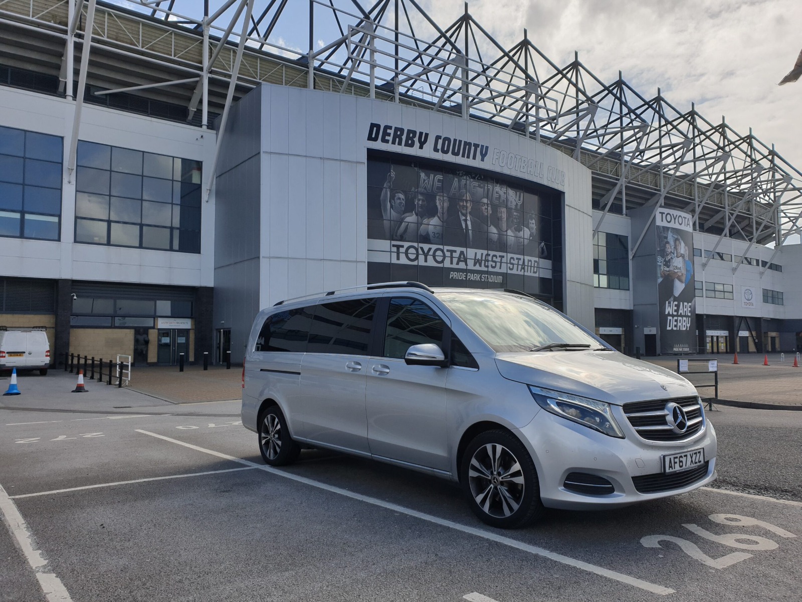 Private Taxi Nottingham to Heathrow Airport | Comfortable Travel