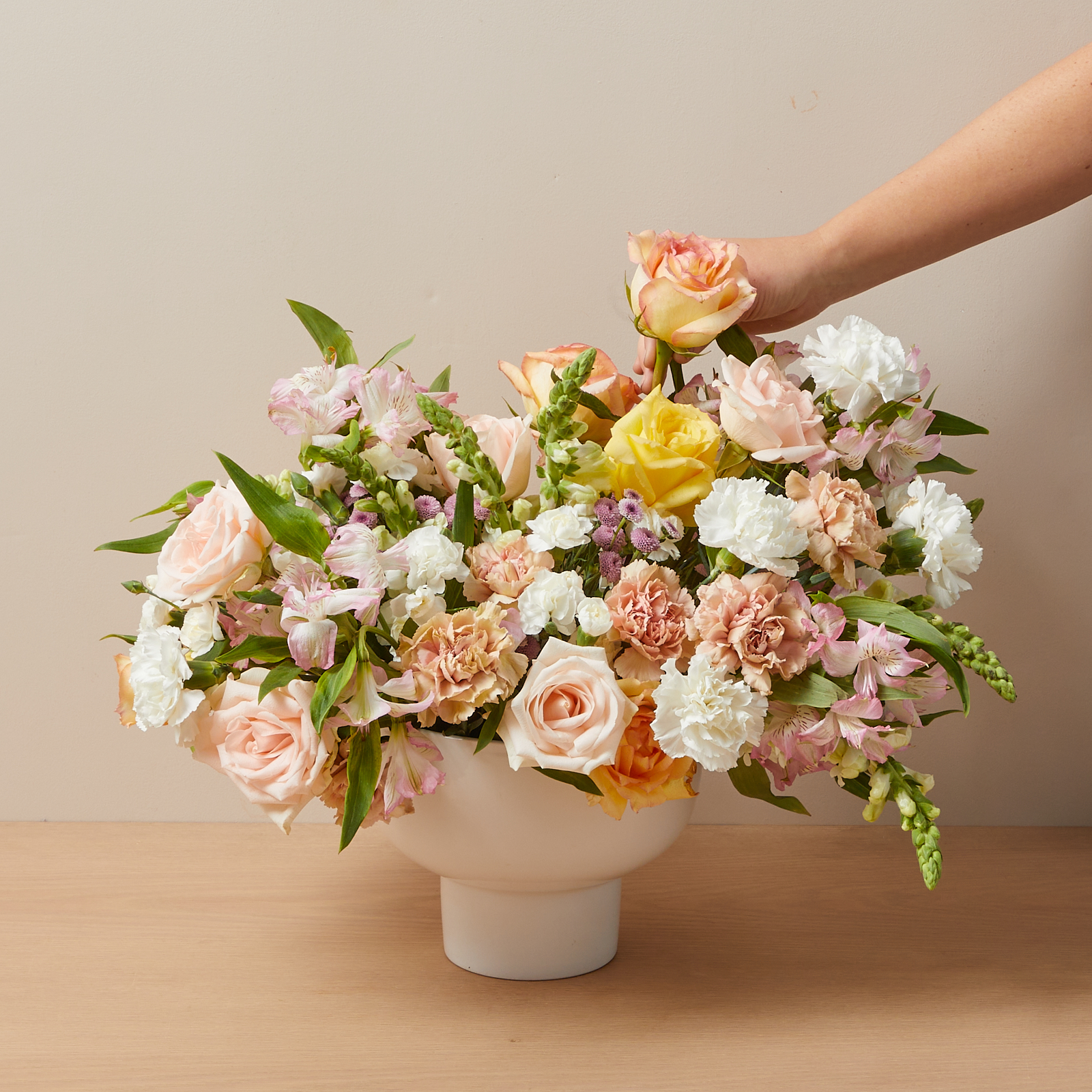 Unique Flower Arrangement Trends You’ll Love This Season