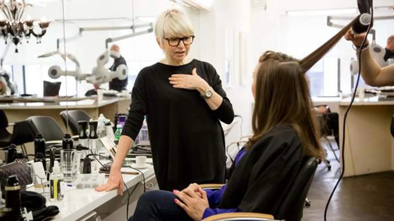 Descoperă Cel Mai Bun Hair Stylist din București – Marian Cotoi