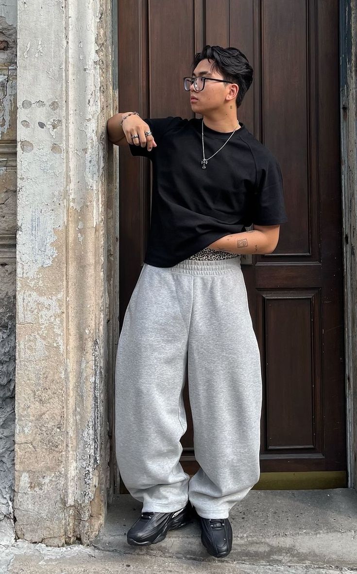 Baggy Sweatpants for the Perfect Relaxed Streetwear Fit