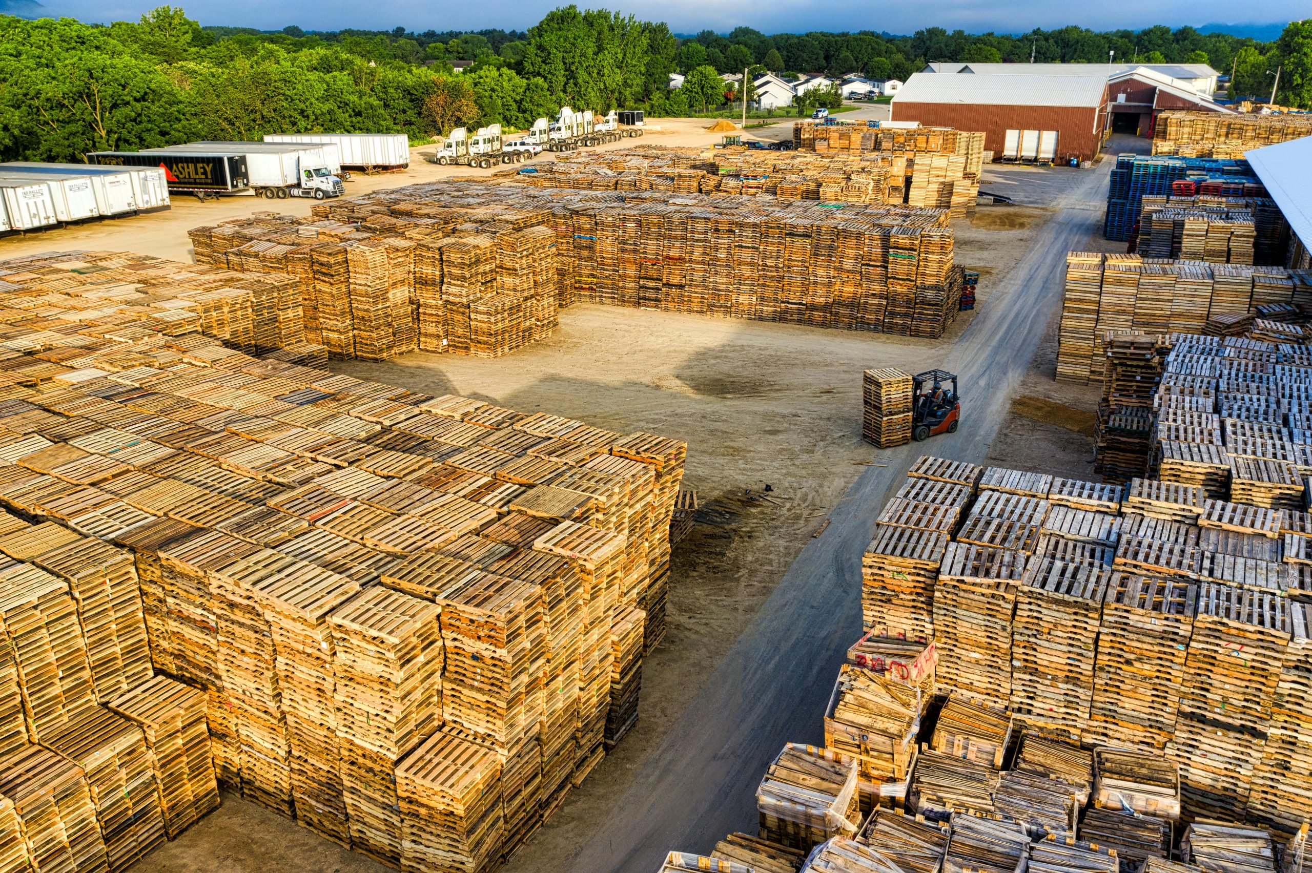 Durable Wooden Pallets for Industrial and Commercial Use